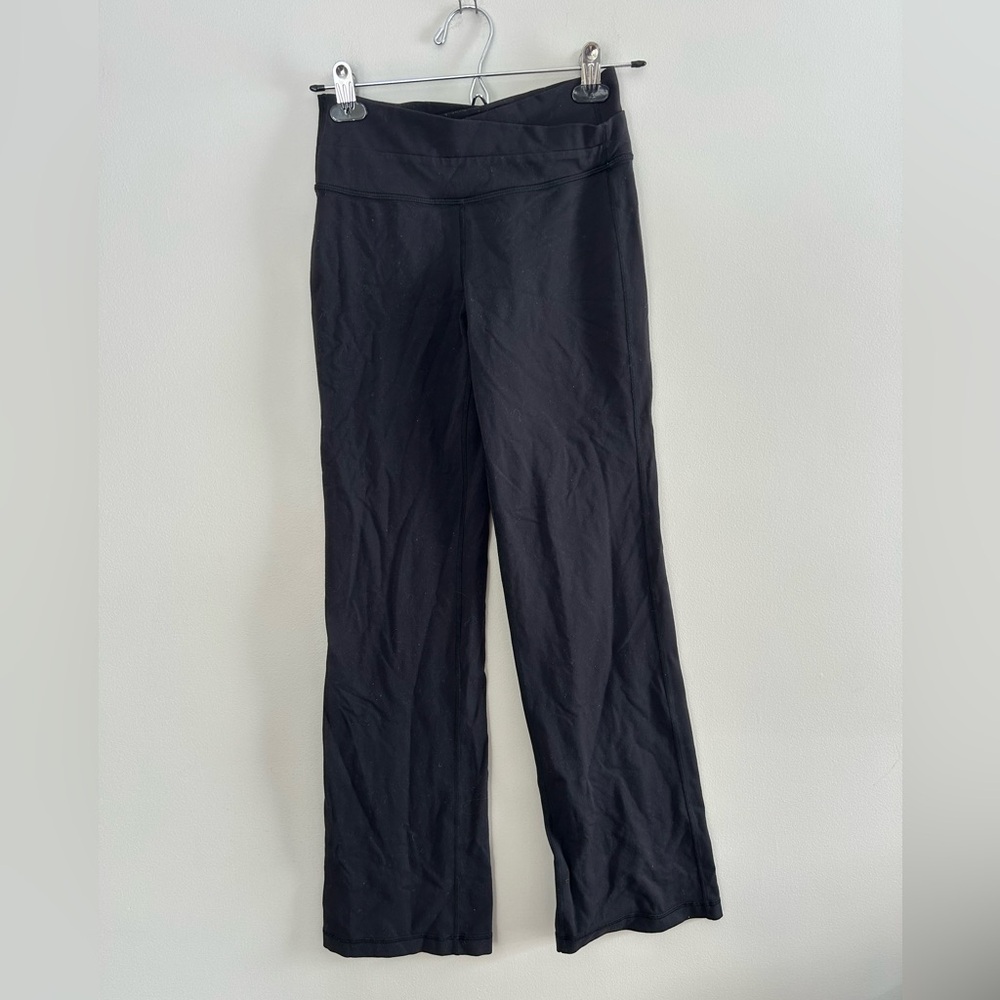 Lululemon women’s 4 Black Flared Yoga Pants